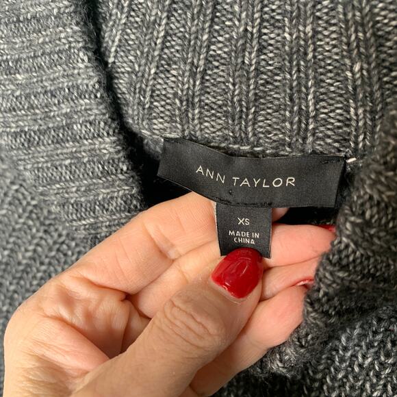 Ann Taylor XS Gray Mock Neck Sweater Layered Hem Shirt tail - Picture 3 of 7